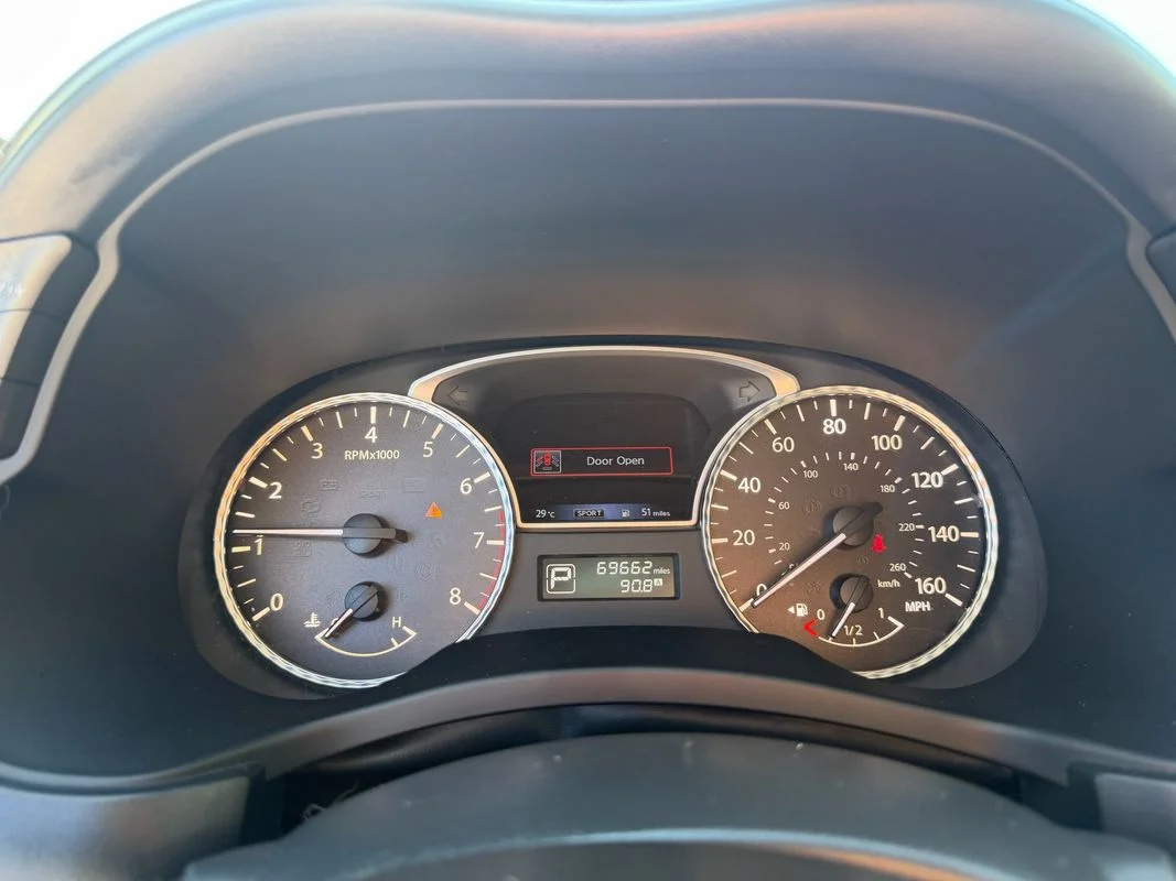 Used 2019  INFINITI LUXE image 16