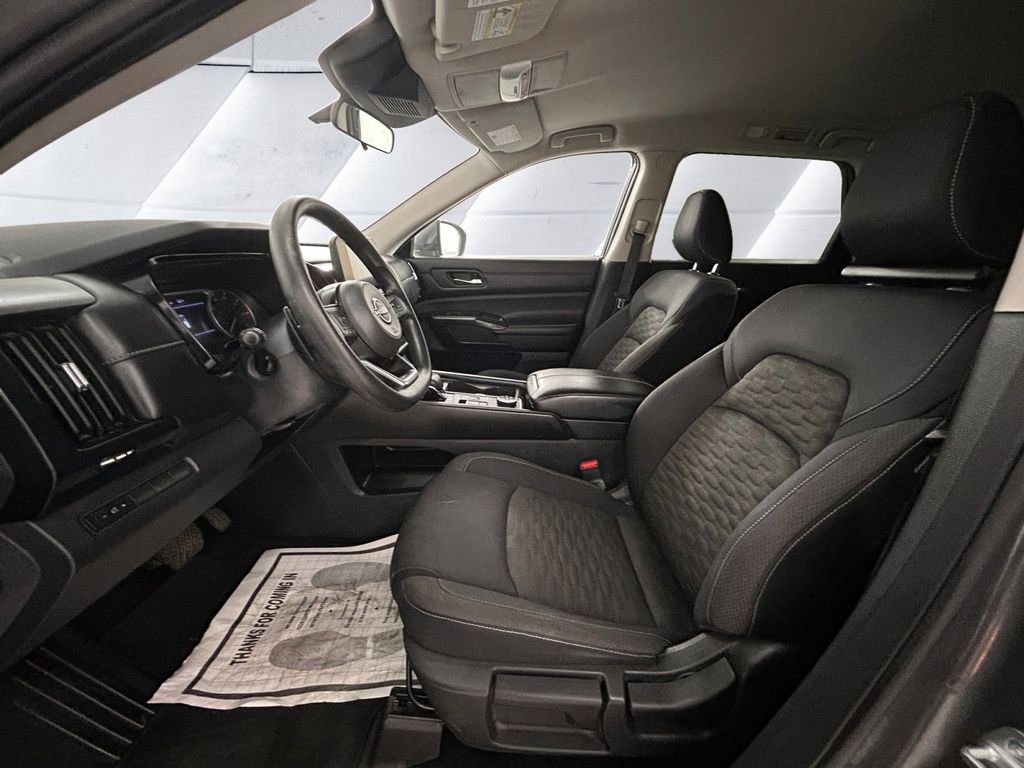 Used 2022 Gray Nissan S image 7