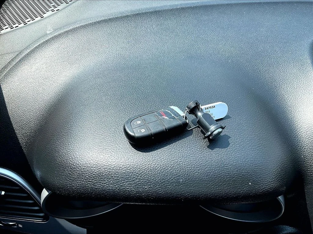 Used 2013 Silver Dodge SE image 12