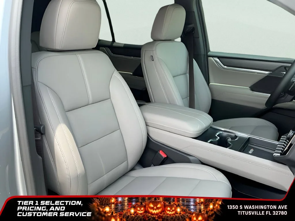 New 2026 Sterling Metallic GMC Elevation image 24