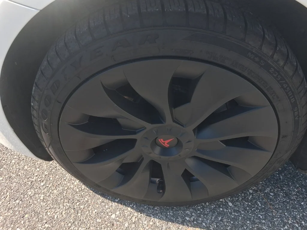 Used 2023  Tesla Base image 15