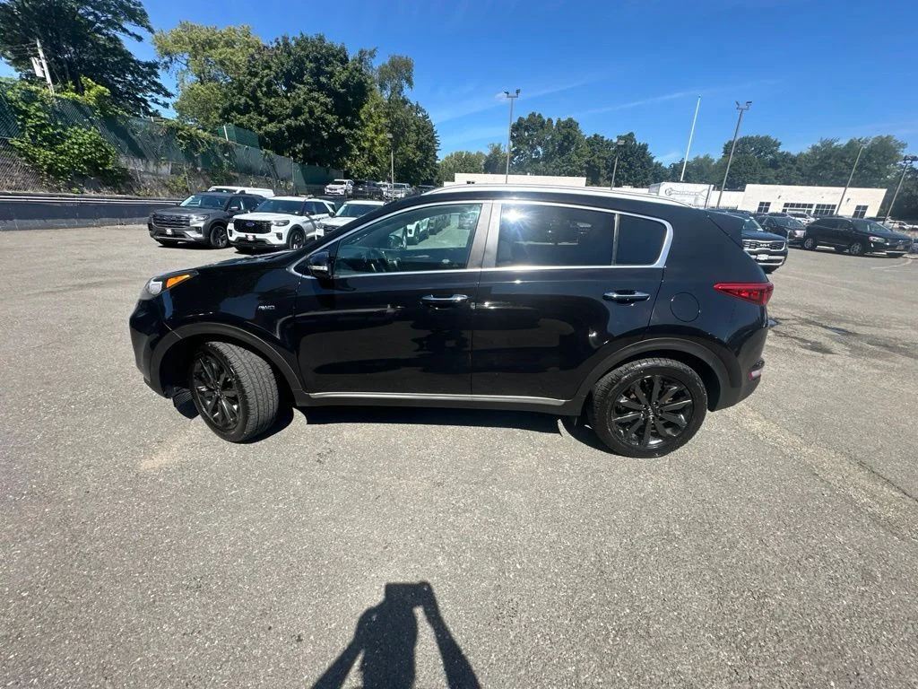 Used 2019 Red Kia EX image 3