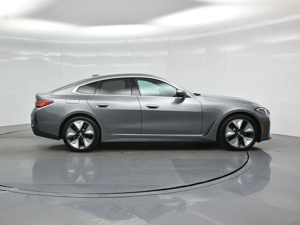 Used 2023 Gray BMW eDrive40 image 27