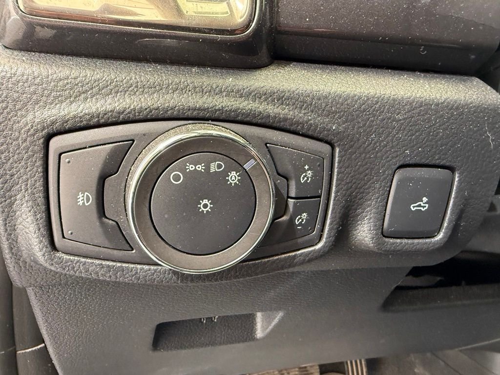 Used 2020 Magnetic Ford Lariat image 15
