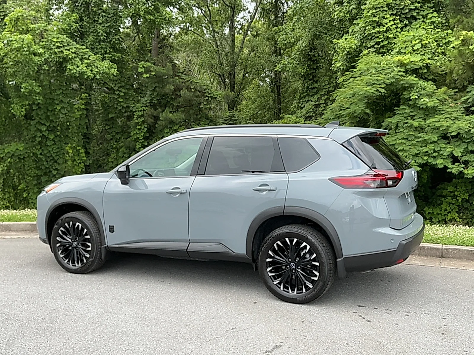 New 2026 Boulder Gray Pearl Nissan Dark Armor image 3