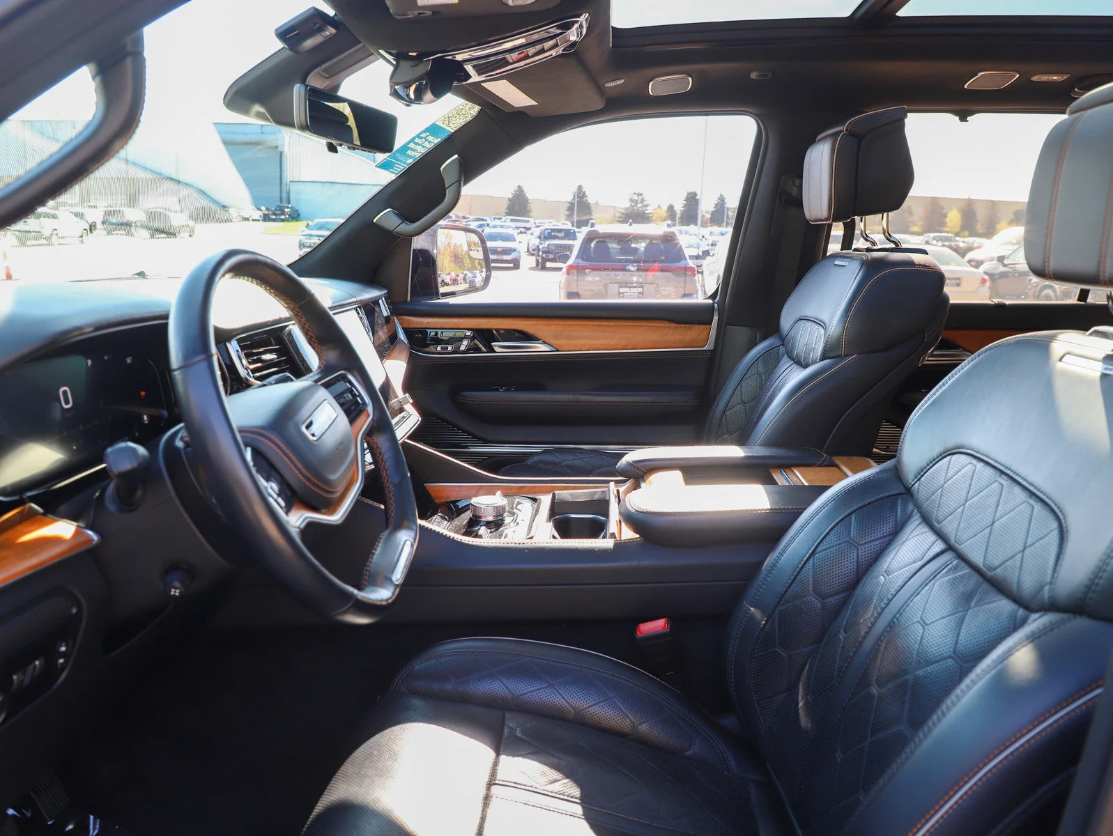 Used 2022 Diamond Black Crystal Pearlcoat Jeep Series III image 19
