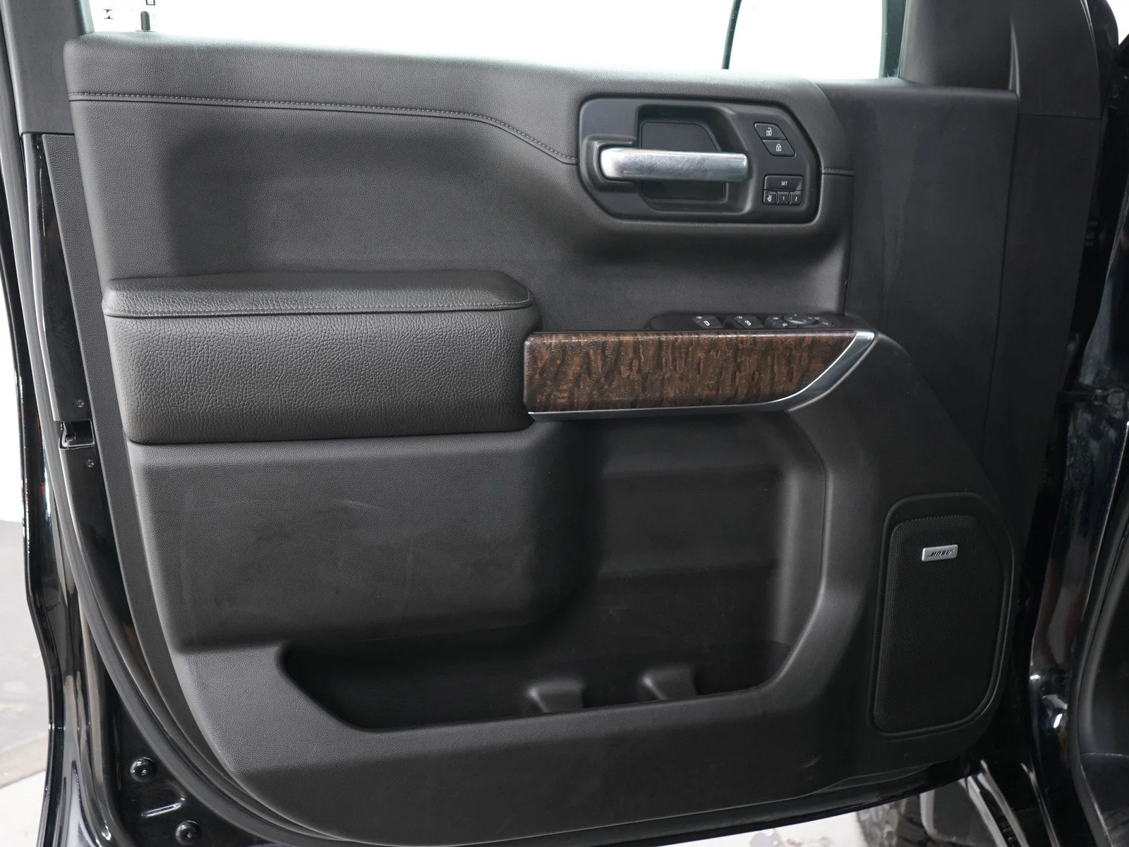 Used 2019 Black GMC Denali image 22