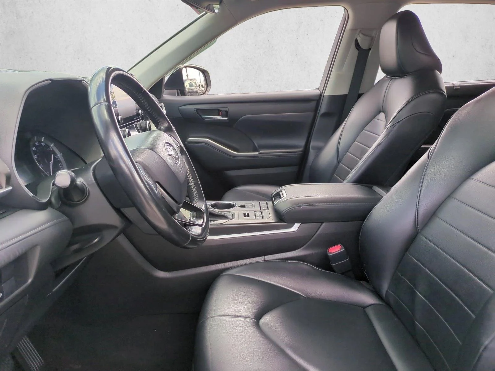 Used 2020 Celestial Silver Metallic Toyota XLE image 16