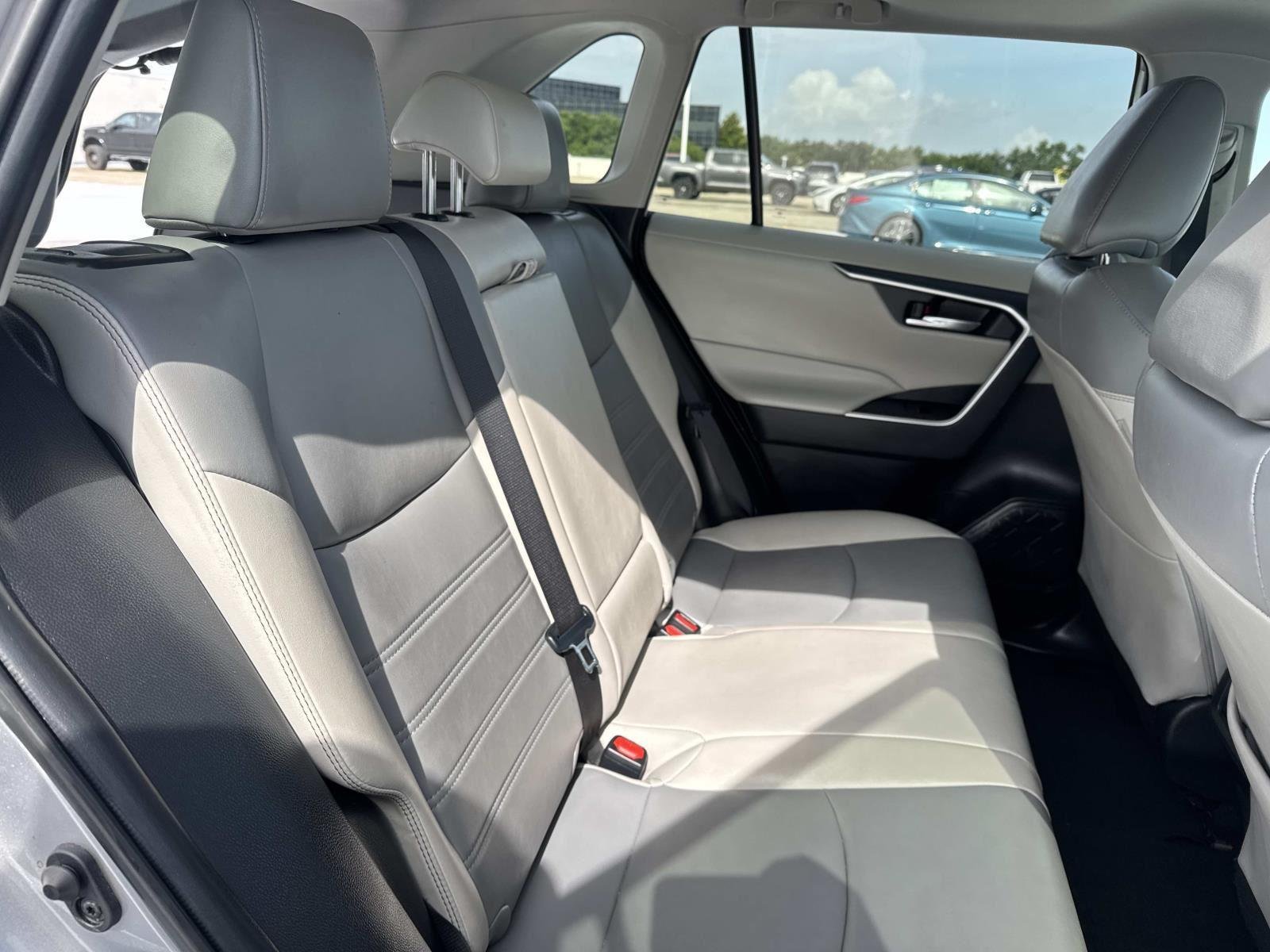 Used 2021 Silver Sky Metallic Toyota XLE Premium image 9