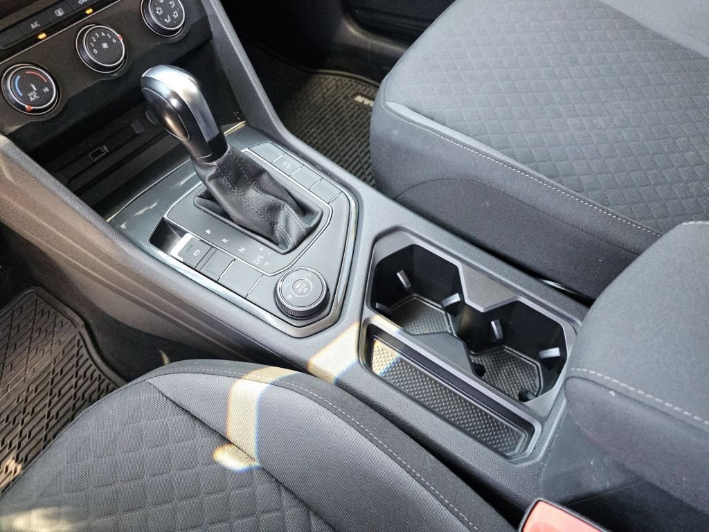 Used 2019 Platinum Gray Metallic Volkswagen S image 33