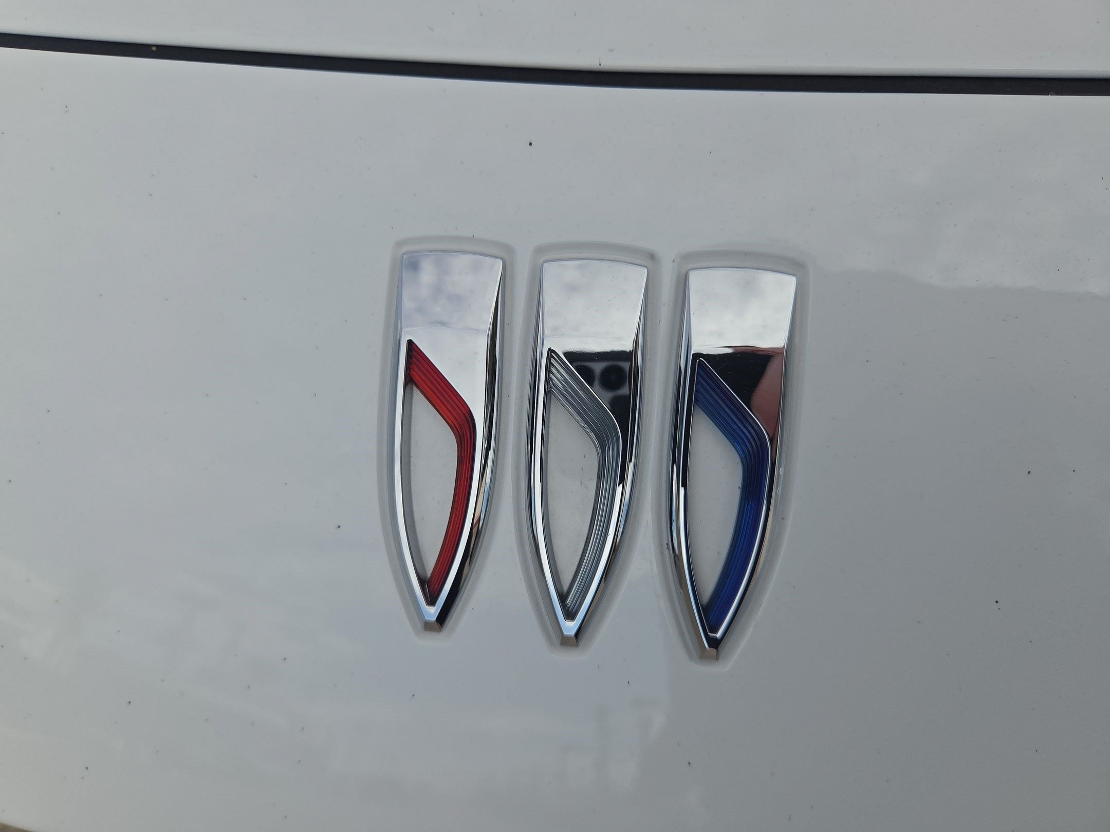 Used 2024 Summit White Buick Sport Touring image 38