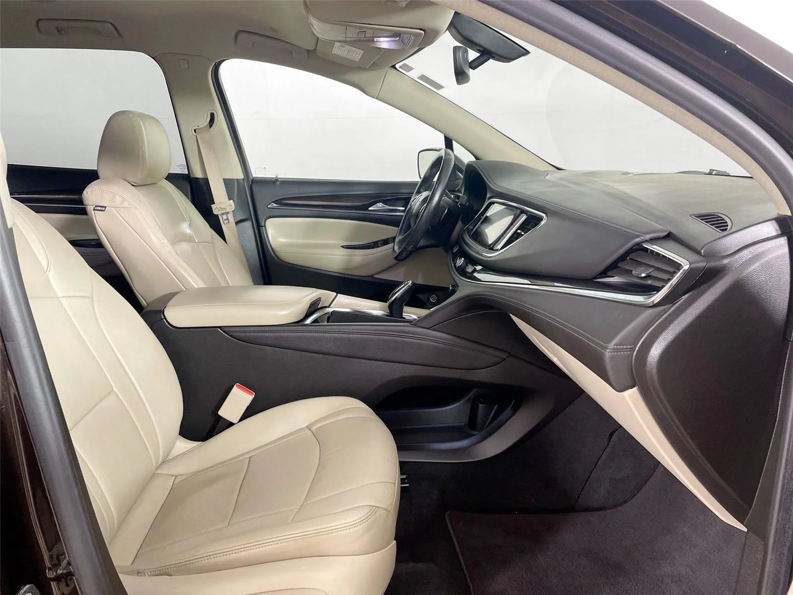 Used 2018 Havana Metallic Buick Essence image 27
