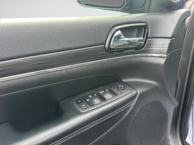 Used 2021 Gray Jeep Limited image 24