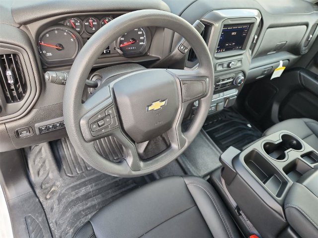 2025 Chevrolet Silverado 3500 HD Chassis Cab photo 19 of 58