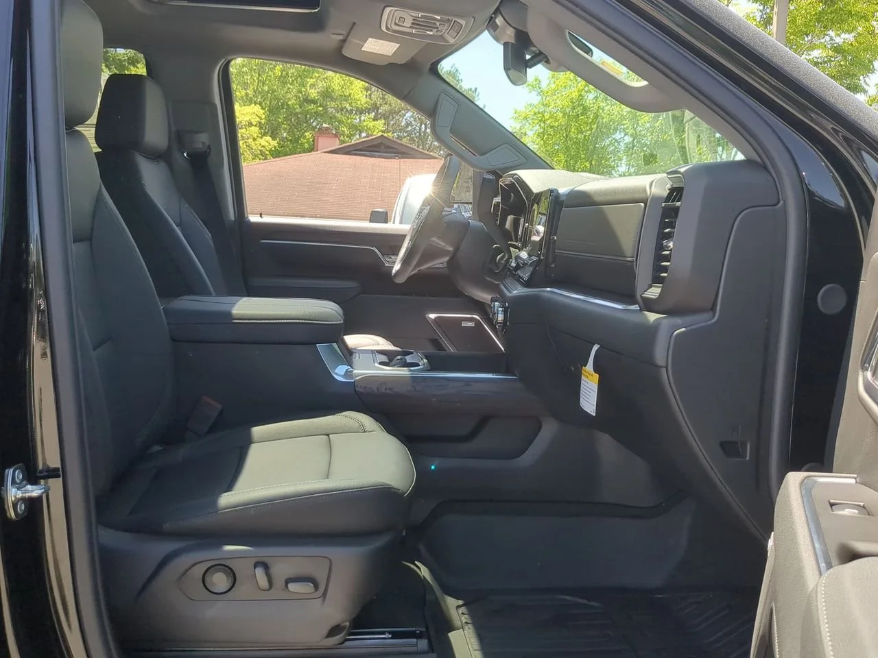 New 2026 Onyx Black GMC SLT image 29
