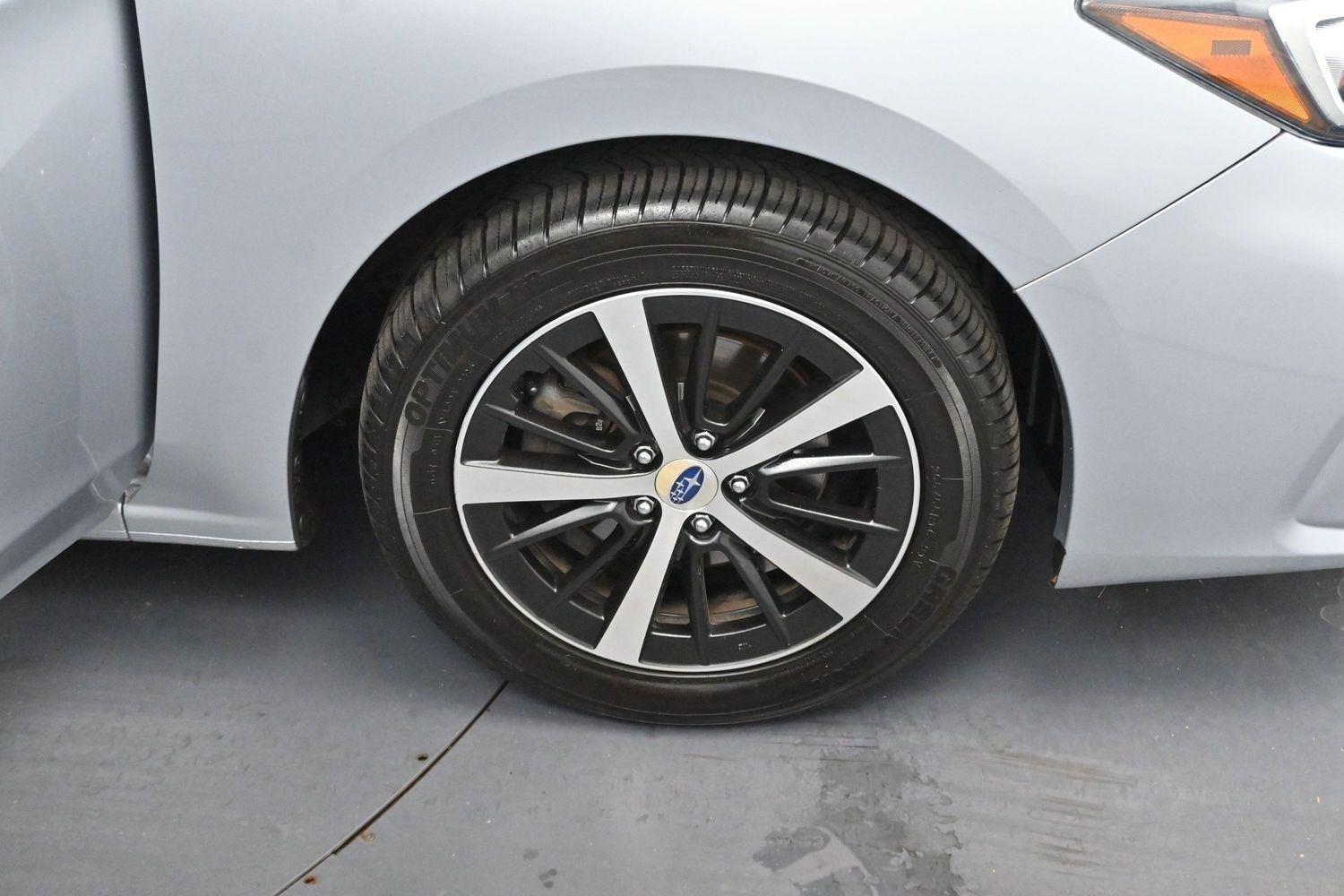 Used 2019 Ice Silver Metallic Subaru Premium image 30