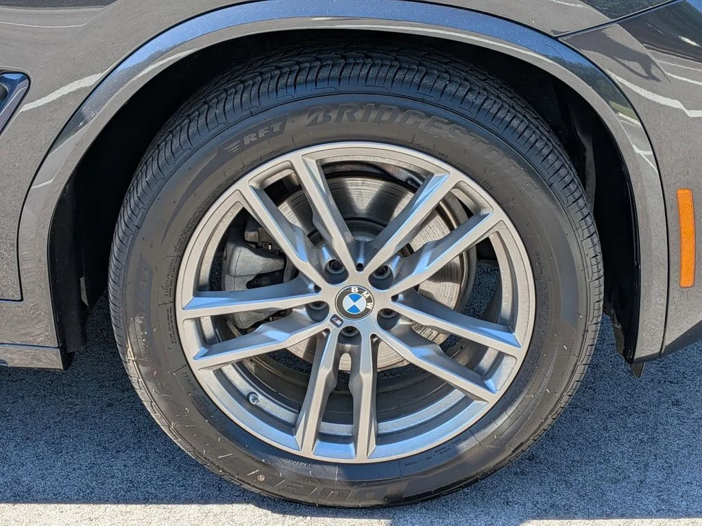 Used 2021 Gray BMW xDrive30e image 9