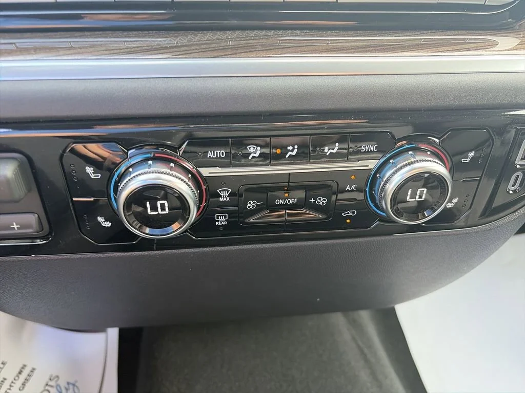 New 2026 Summit White GMC Elevation image 25