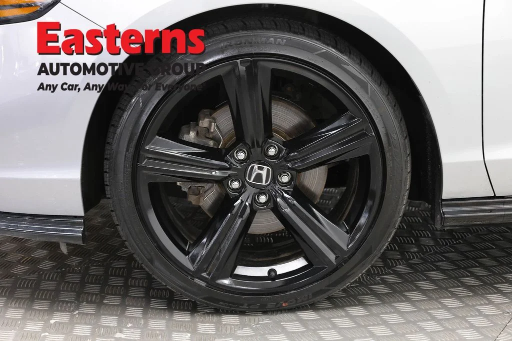 Used 2024 Silver Honda Sport-L image 30