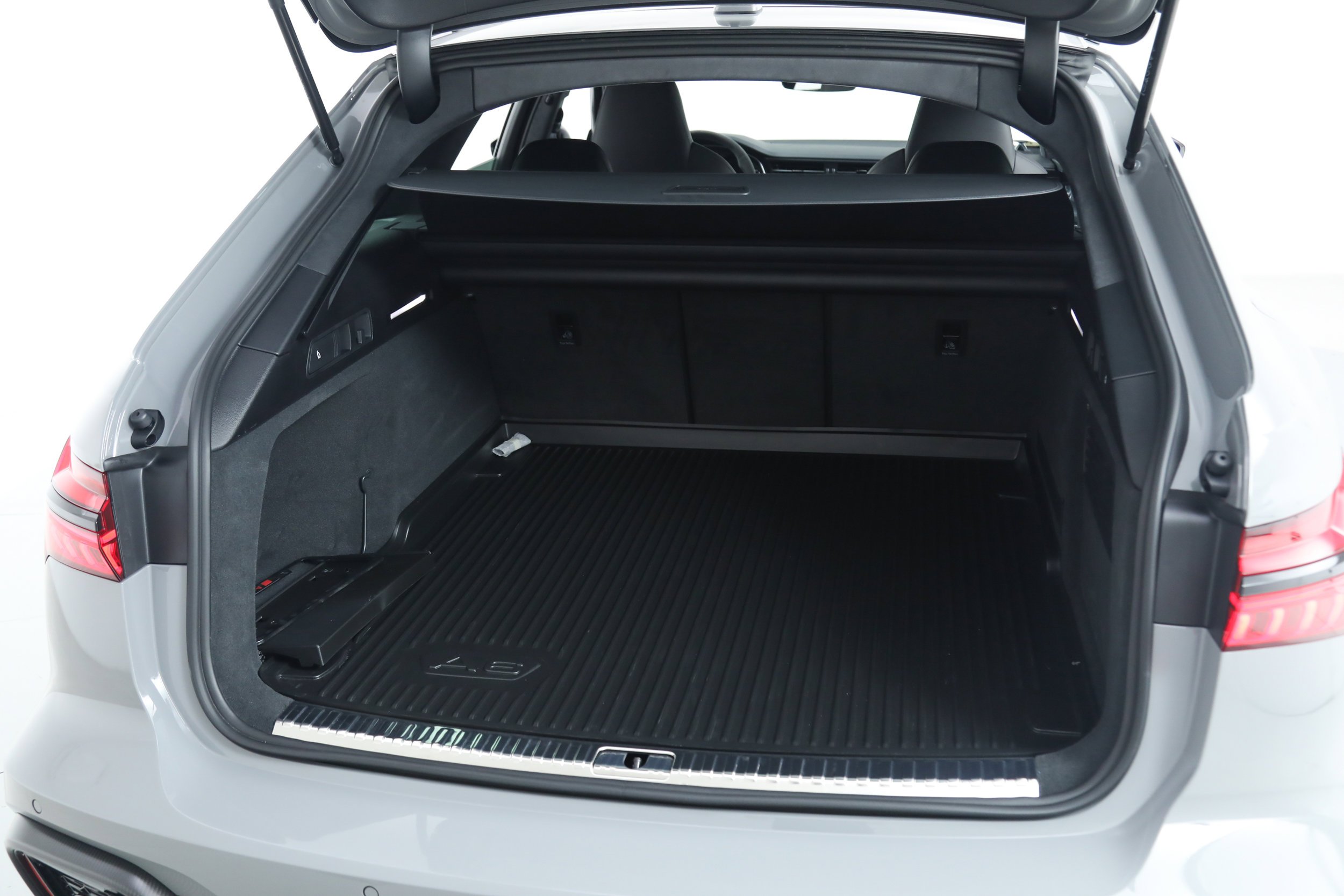 Used 2025 Gray Audi 4.0T image 37