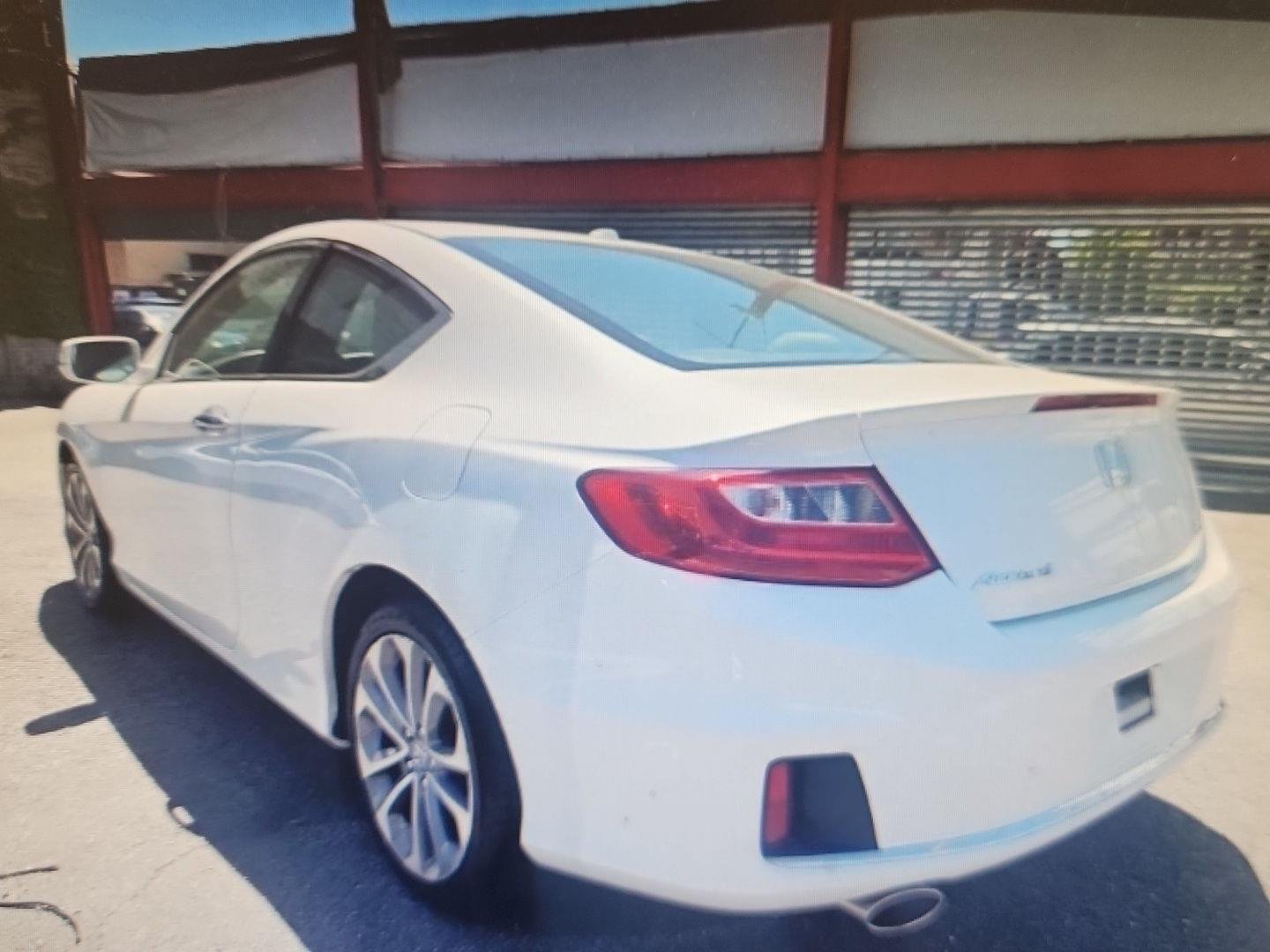 Used 2014 White Orchid Pearl Honda EX-L image 3