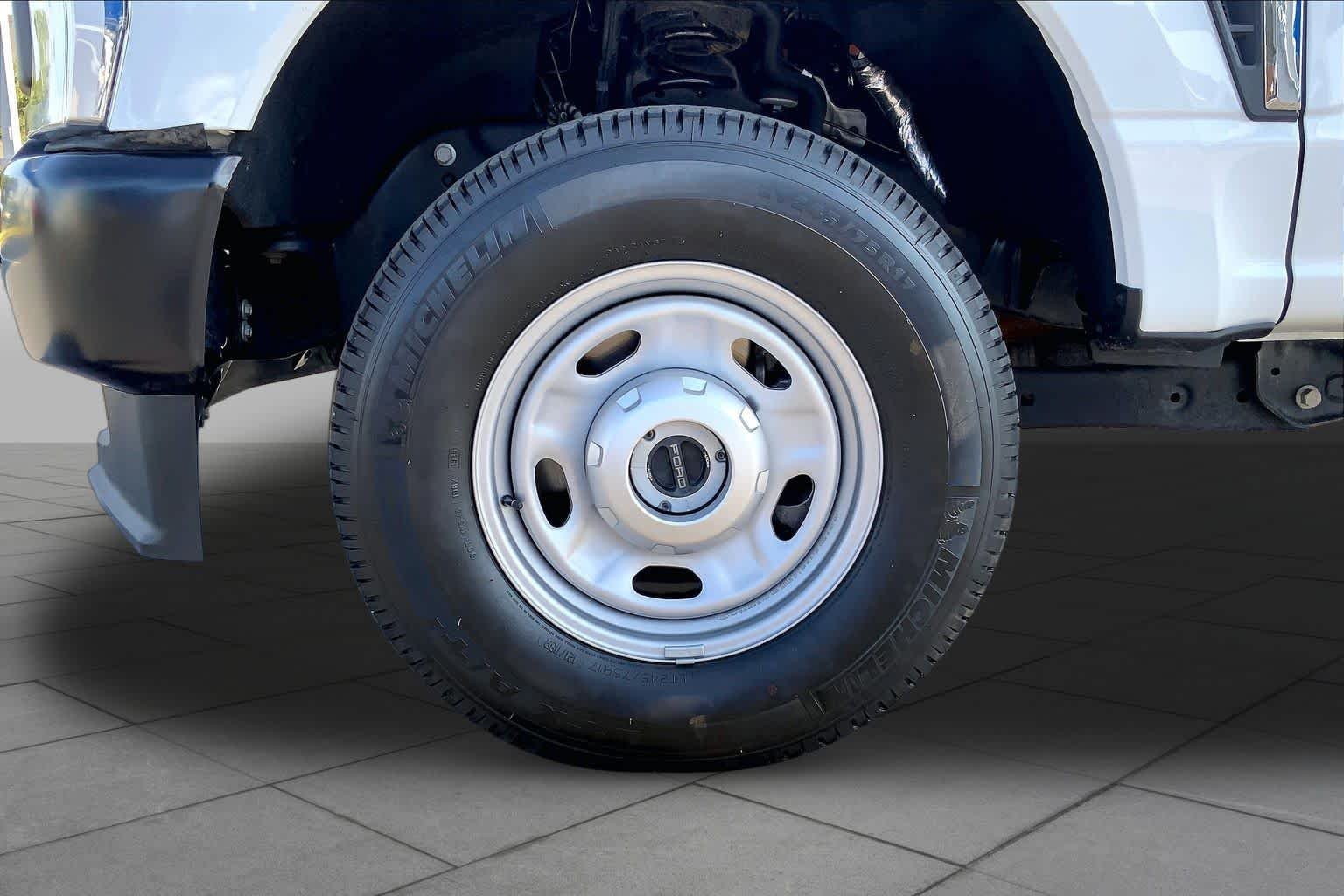 Used 2025 White Ford XL image 11