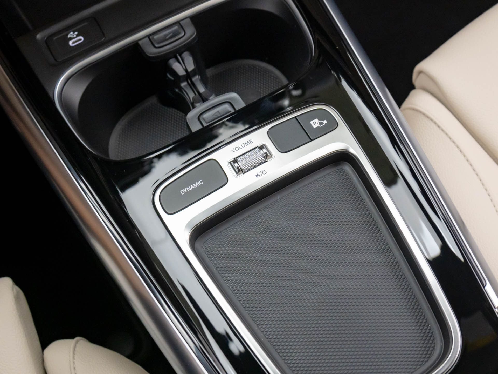 Certified Used 2026 White Mercedes-Benz GLA 250 image 28