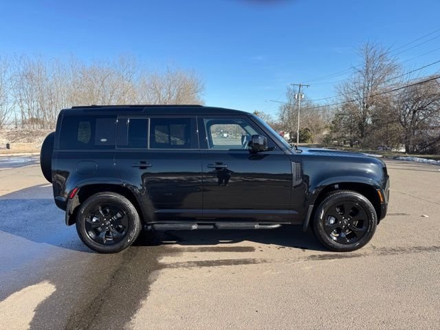 Certified Used 2023 Black Land Rover X-Dynamic SE image 6
