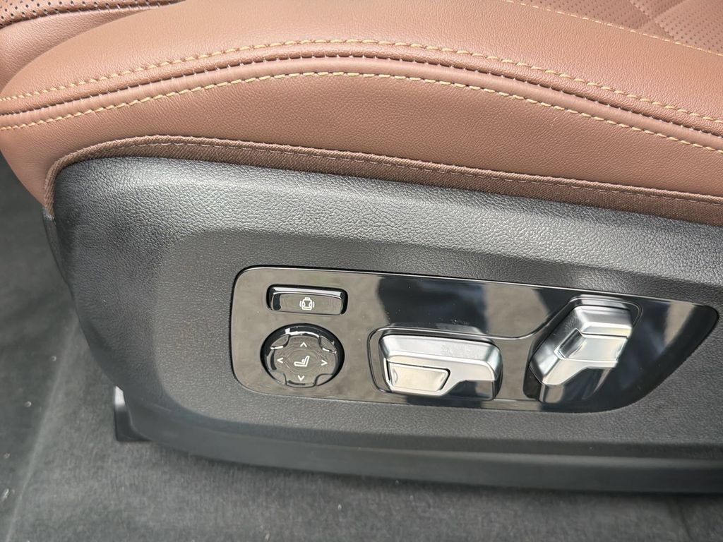 New 2026 Black Sapphire Metallic BMW xDrive40i image 14