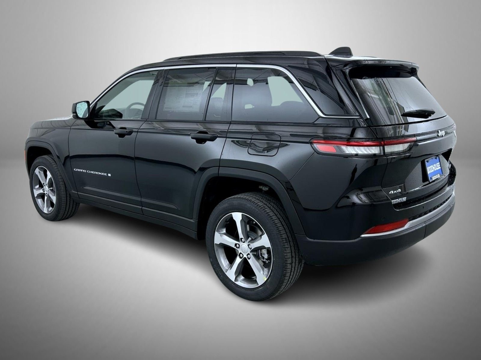 New 2026 Diamond Black Crystal Pearl-Coat Exterior Paint Jeep Limited image 7
