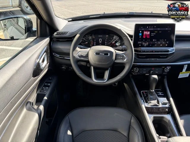 New 2026 Diamond Black Crystal Pearlcoat Jeep Latitude image 13