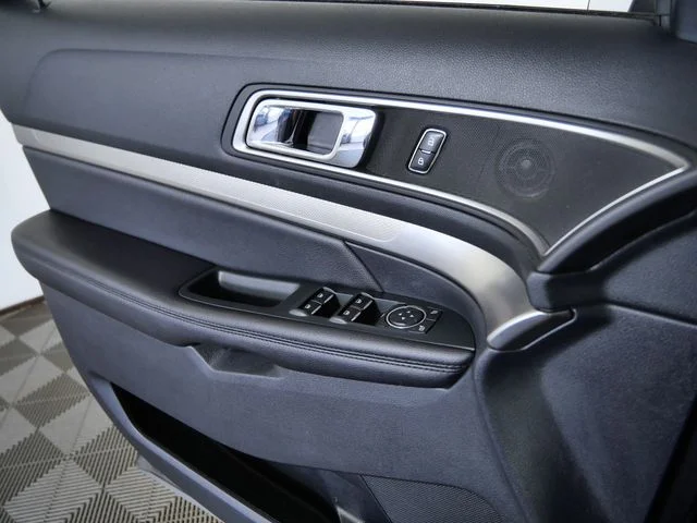Certified Used 2018 Gray Ford XLT image 27