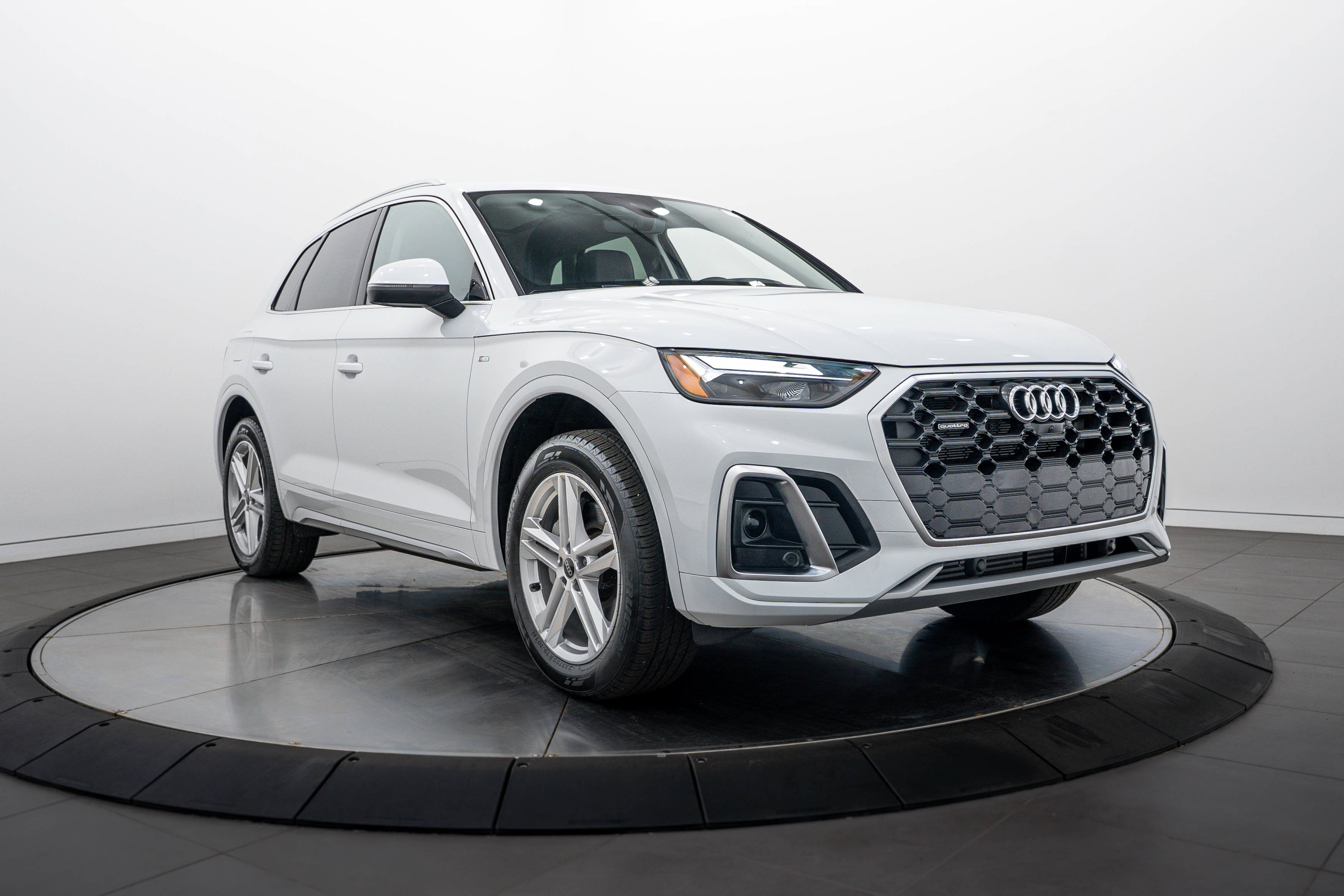 Certified Used 2025 Glacier White Metallic Audi S line Premium Plus image 2