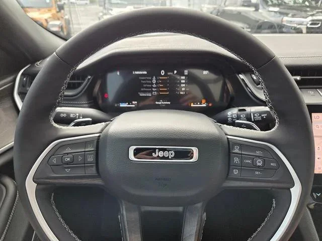 New 2026 Baltic Gray Metallic Clear-Coat Exterior Paint Jeep Limited image 52
