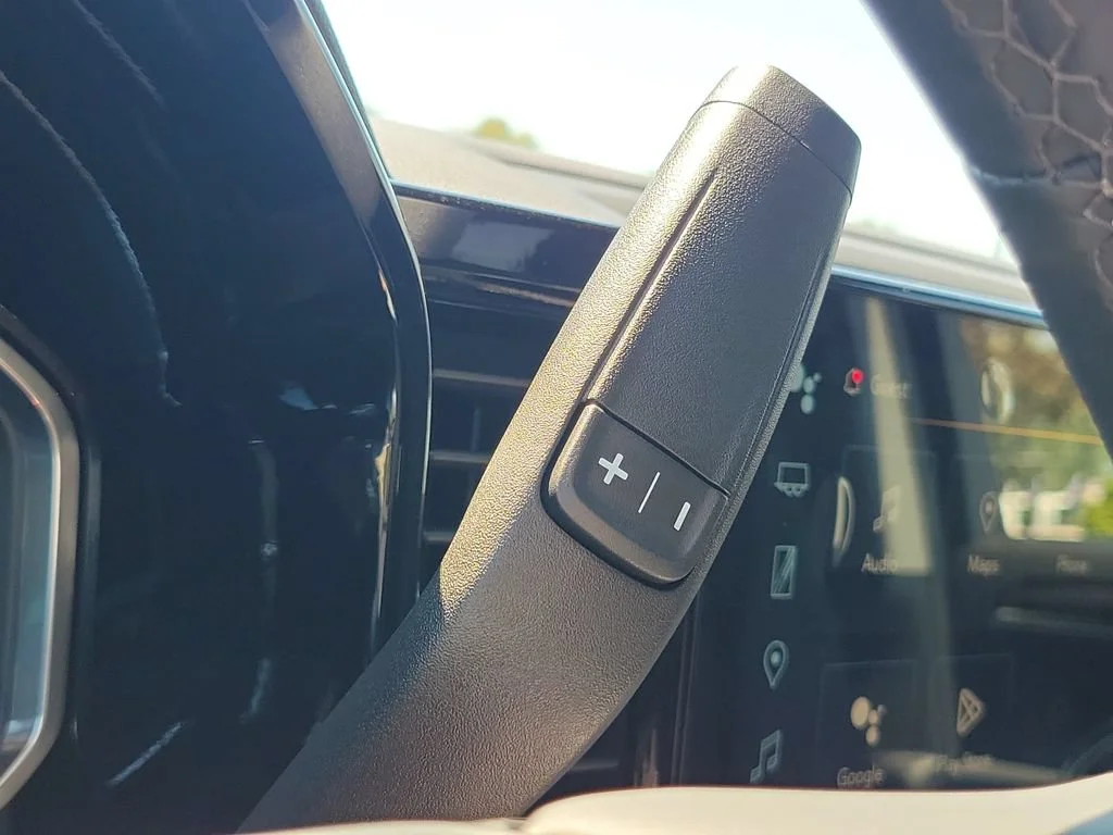 New 2026 Summit White Chevrolet LT (2FL) image 12