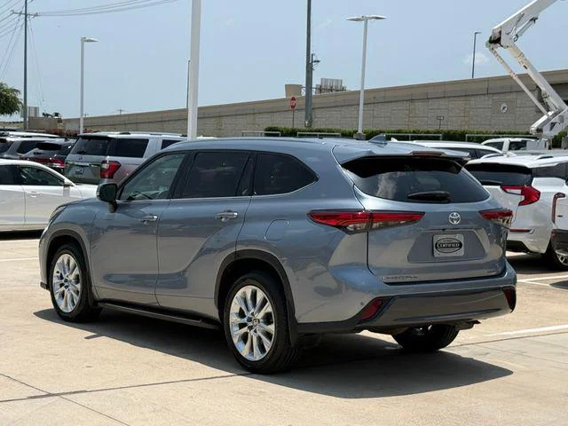 Certified Used 2020 MOON DUST Toyota Limited image 6