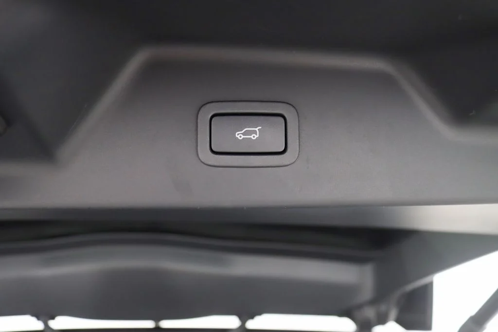 Used 2021 White Land Rover Westminster image 36