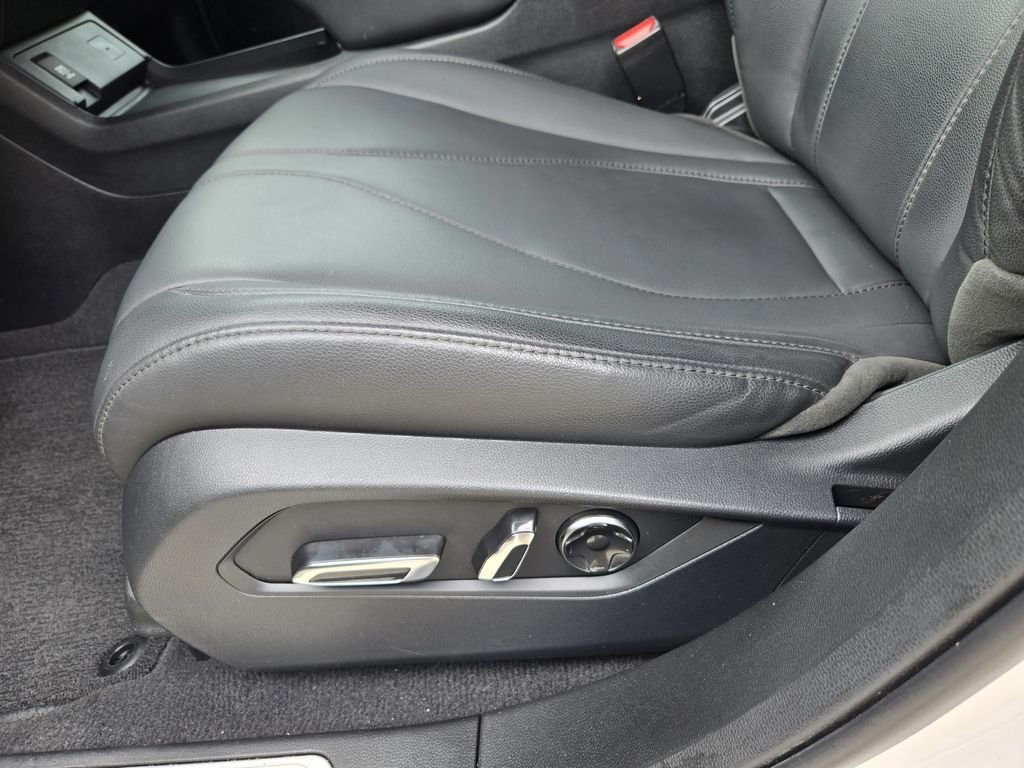 Used 2024 White Acura Base image 19