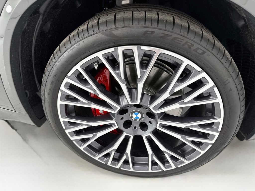 New 2026 Gray Metallic BMW xDrive40i image 31