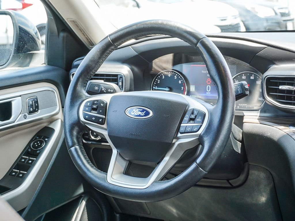 Used 2023 Silver Metallic Ford Limited image 16