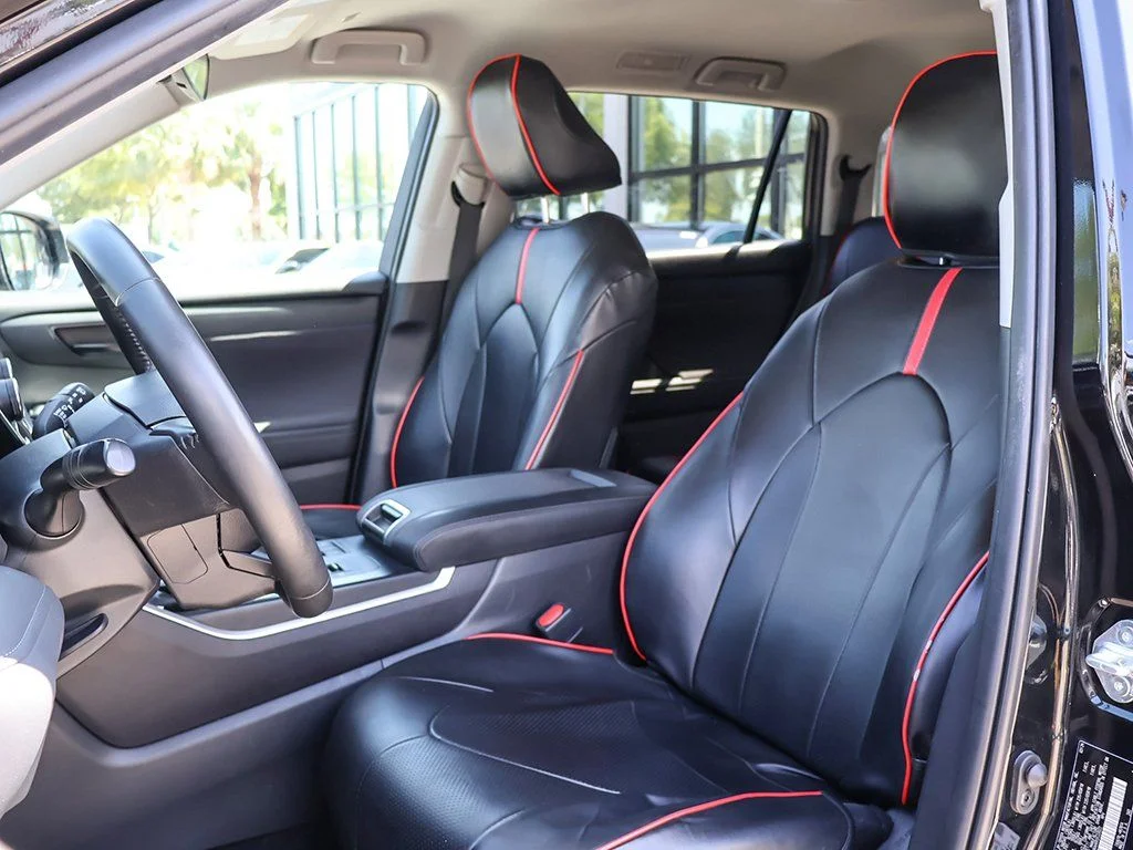 2024 Toyota Highlander LE - Photo 26