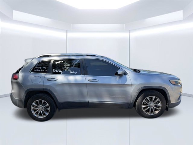 Used 2019 Silver Jeep Latitude Plus image 5
