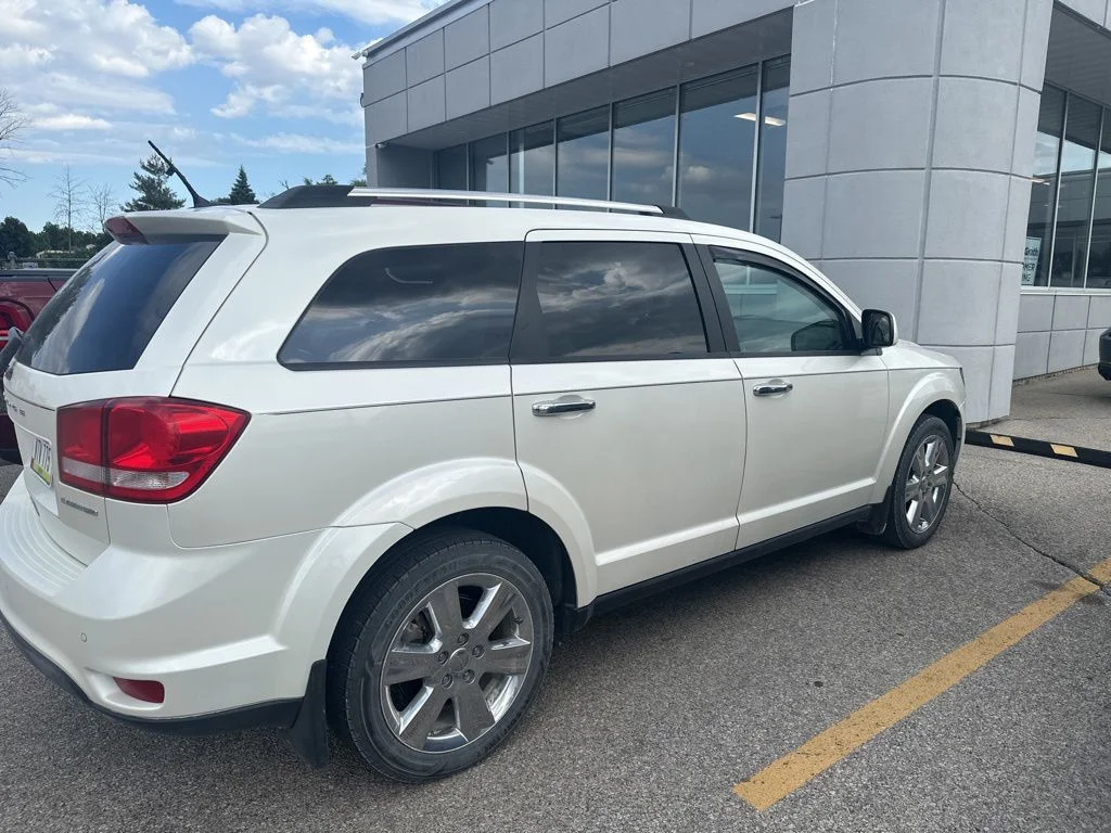 Used 2015 White Dodge Limited image 5