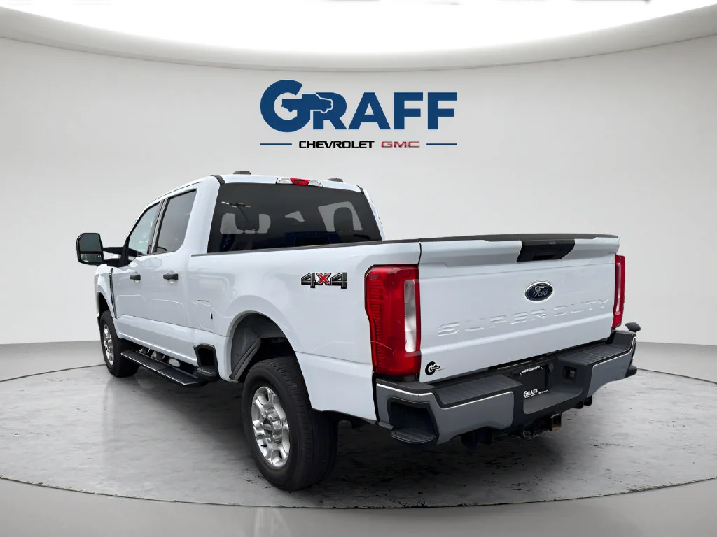 2025 Ford F-250 Super Duty XLT - Photo 3