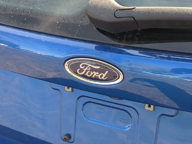 Used 2018 Blue Ford SE image 25