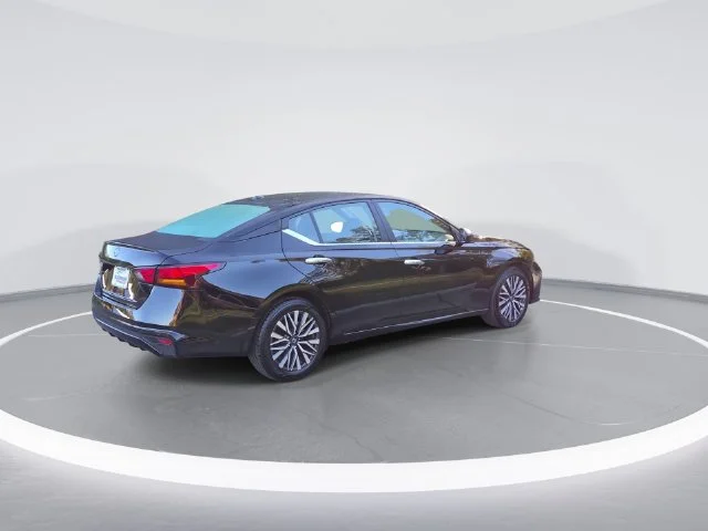 Used 2025 Black Nissan 2.5 SV image 8