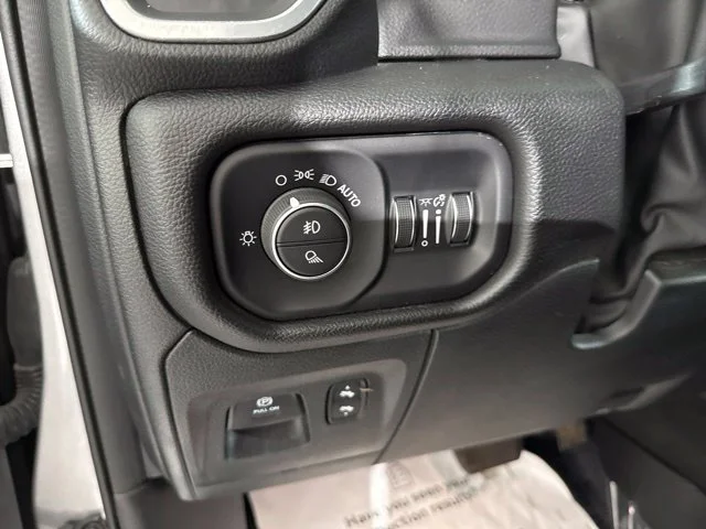Used 2022 Silver Ram Laramie image 17