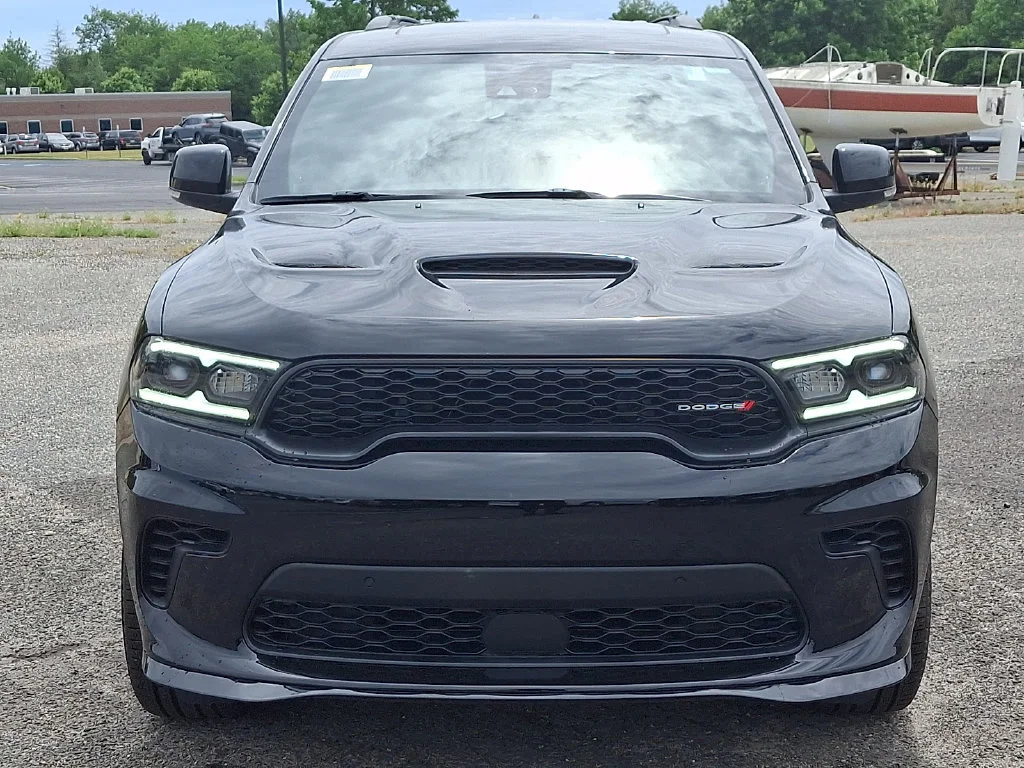 New 2026 Diamond Black Clear-Coat Exterior Paint Dodge GT Plus image 2