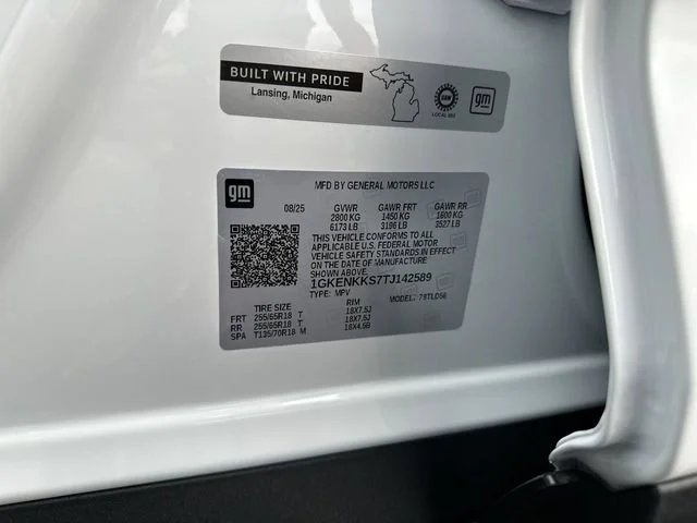 New 2026 Summit White GMC Elevation image 36