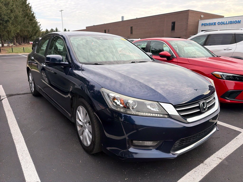 Used 2015 Obsidian Blue Pearl Honda EX-L image 4